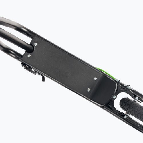 Meteor Yello motoroleris juodas