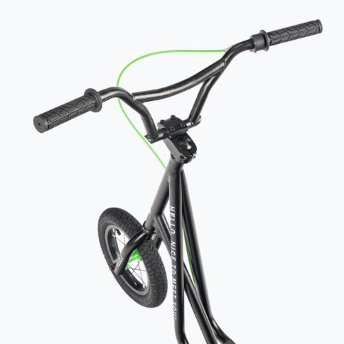 Meteor Yello motoroleris juodas