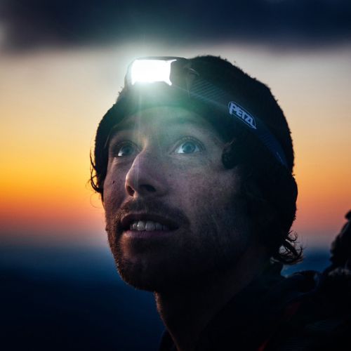 Petzl Actik priekinis žibintas mėlynos spalvos E063AA01