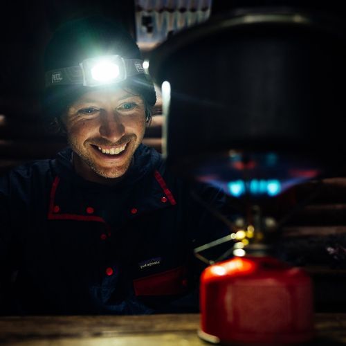 Petzl Tikka Core galvos žibintuvėlis pilkos spalvos E067AA00