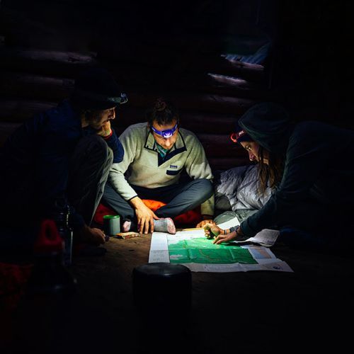 Petzl Tikka Core galvos žibintuvėlis pilkos spalvos E067AA00