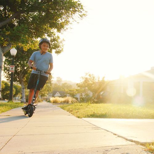 Vaikų elektrinis paspirtukas Razor E100 Powercore juodos ir tamsiai mėlynos spalvos 13173843