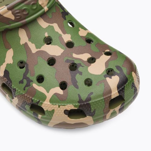 "Crocs Classic Printed Camo Clog army green/multi" šlepetės