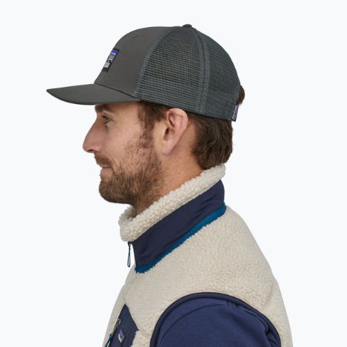 Patagonia P-6 Logo Trucker kepurė forge grey
