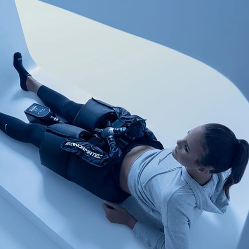 "Normatec" klubų atkūrimo šortai juodi