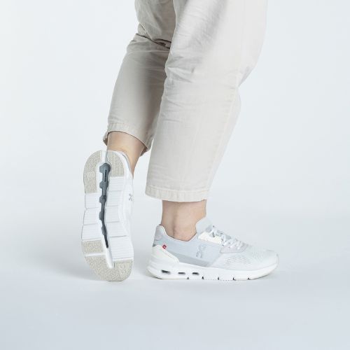 Moteriški batai On Cloudrift undyed-white/frost
