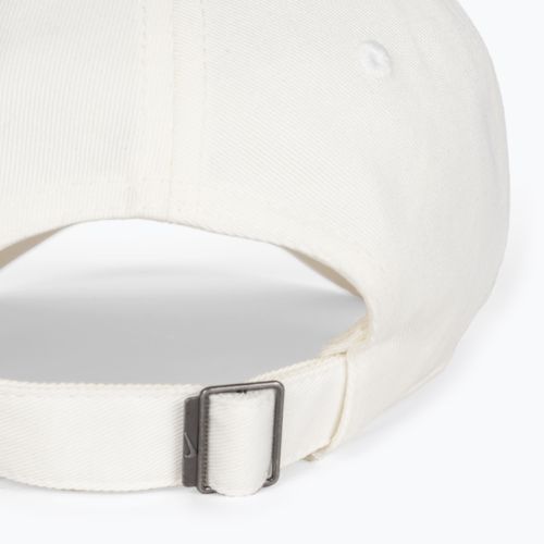 Kepuraitė su snapeliu Nike Club Unstructured Futura Wash sail/white