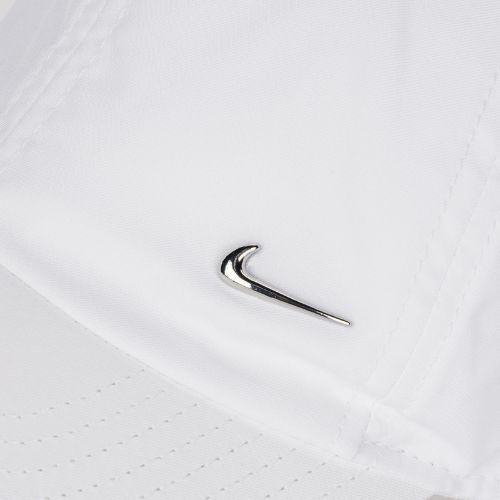 Kepuraitė su snapeliu Nike Dri-Fit Club Unstructured Metal Swoosh white/metallic silver