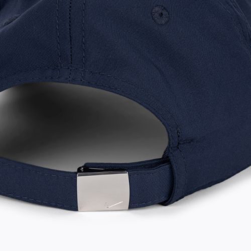 Kepuraitė su snapeliu Nike Dri-Fit Club Unstructured Metal Swoosh midnight navy/metallic silver