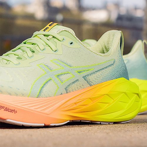 Moteriški bėgimo batai ASICS Novablast 4 Paris cool matcha/safety yellow