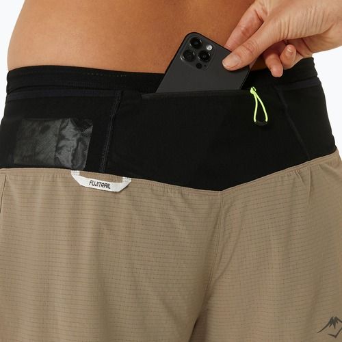 Moteriški bėgimo šortai ASICS Fujitrail 2-N-1 pepper / performance black
