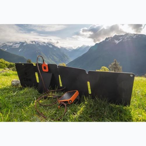 Saulės baterija Xtorm 28W juoda