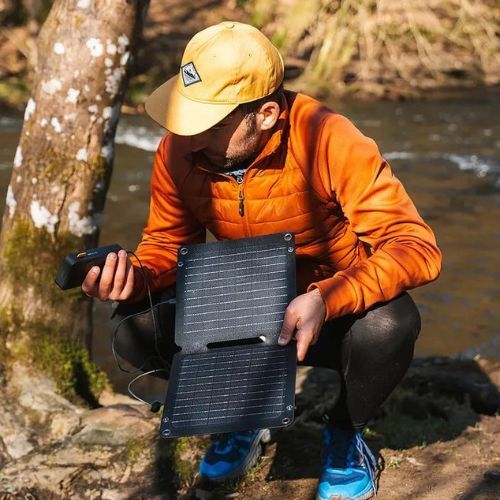 Saulės baterija Xtorm 14W juoda