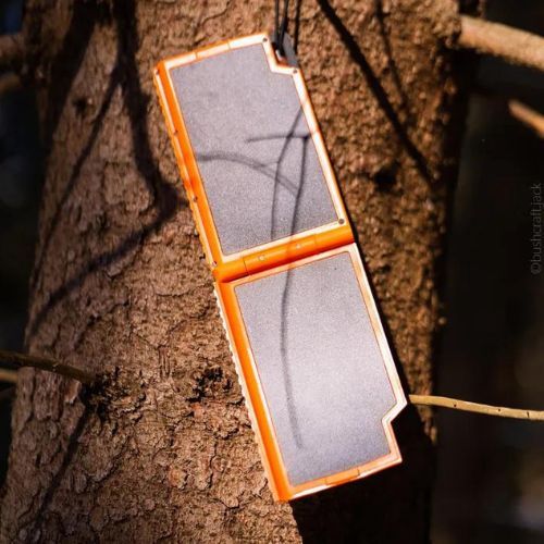 Saulės energijos nešiojamas įkroviklis Xtorm Super Charger 10000 mAh 20W juodas