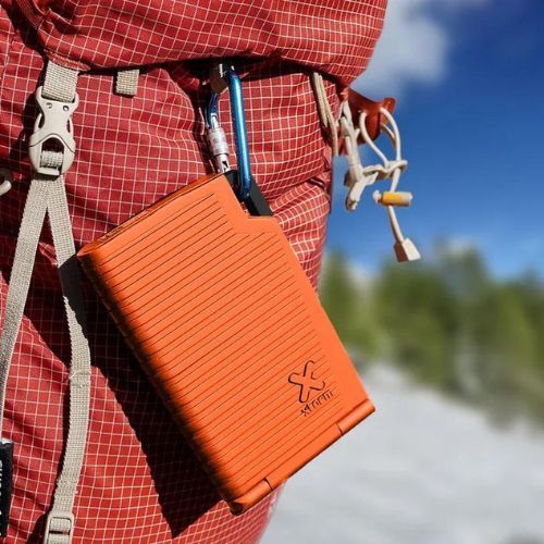 Saulės energijos nešiojamas įkroviklis Xtorm Super Charger 10000 mAh 20W juodas