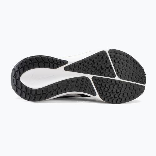 Moteriški bėgimo bateliai Nike Vomero 17 black/white