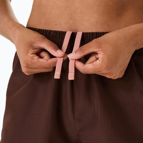 Moteriški bėgimo šortai ASICS Nagino Run Adjustable 4IN coffee