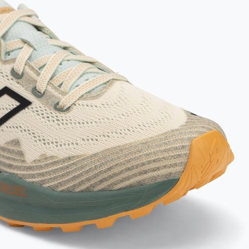 Moteriški bėgimo batai New Balance FuelCell Venym calcium