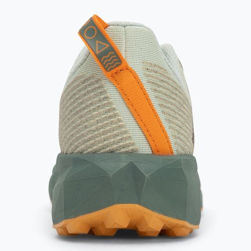 Moteriški bėgimo batai New Balance FuelCell Venym calcium