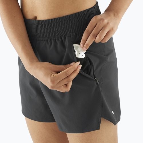 Moteriški bėgimo šortai Salomon SHAKEout Core 4" deep black