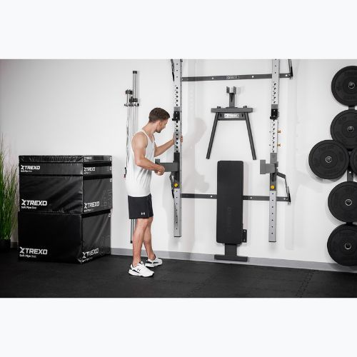 Sieninis treniruočių stovas TREXO Mercury su suoliuku ir lentyna diskams juodas