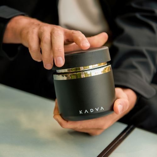 Izoliuota pietų dėžutė KADVA Eater 600 ml juoda