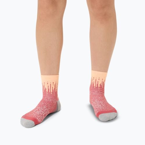 Kojinės ASICS Performance Run Quarter bright orange/black