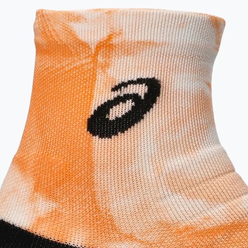 Kojinės ASICS Performance Run Quarter brilliant white/orange glow