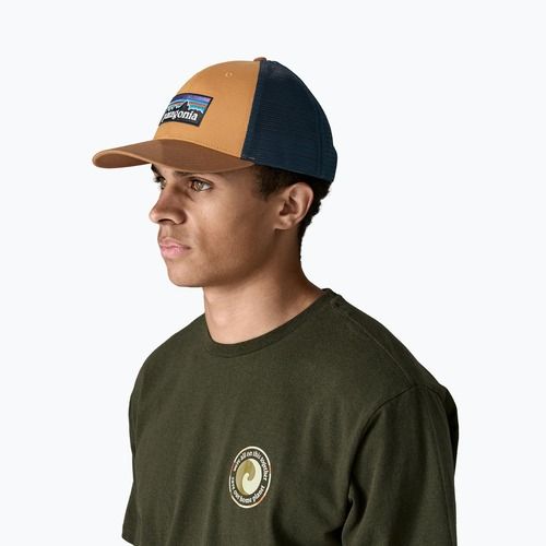 Kepurė su snapeliu Patagonia P-6 Logo LoPro Trucker talon gold