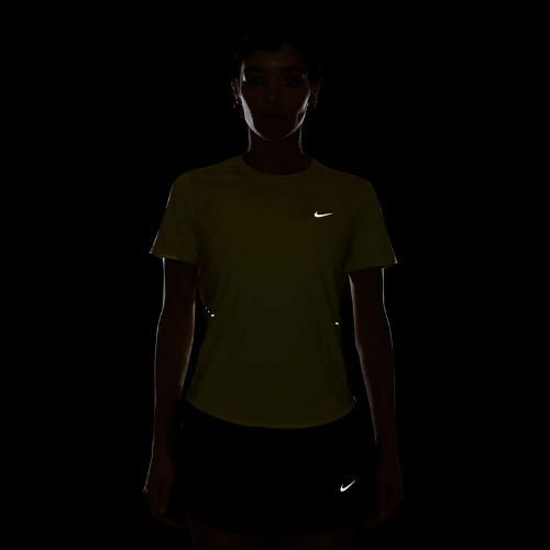 Moteriški bėgimo marškinėliai Nike Swift Dri-Fit light zitron