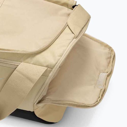 Nike Brasilia 9.5 Duffle 25 l dykumos chaki/juoda/juodos spalvos sporto krepšys