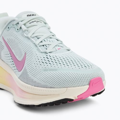 Moteriški bėgimo batai Nike Vomero 18 barely grey/pale ivory/cannon/playful pink