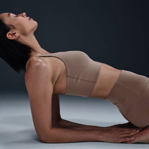 Sportinė liemenėlė Nike Alate Medium Support Longline mink brown/white