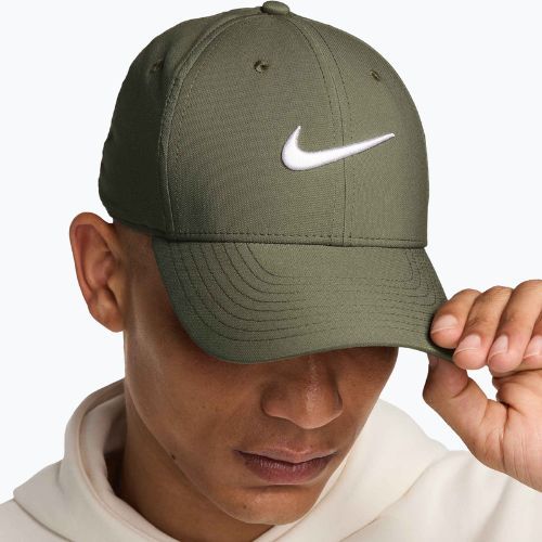 Kepurė su snapeliu Nike Dri-FIT Club medium olive/white