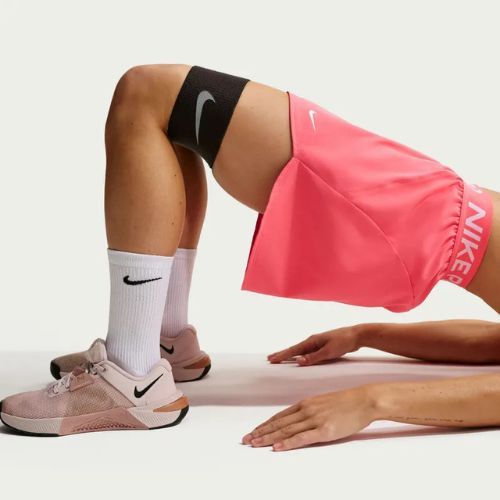 Moteriški treniruočių šortai Nike Pro Dri-Fit Mid-Rise Brief-Lined 3" sea coral/white