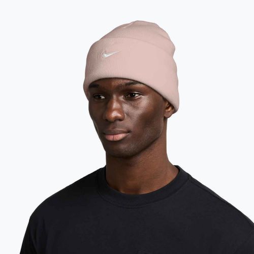Žieminė kepurė Nike Peak Swoosh Beanie slit red/white