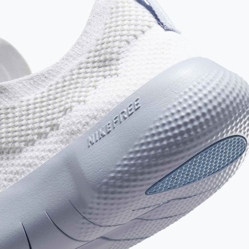 Moteriški treniruočių batai Nike Free 2025 white/ghost/metallic silver