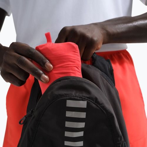 Vyriška bėgimo striukė Nike Stride Repel UV team crimson/light crimson