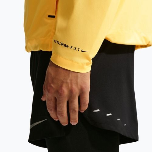 Vyriška bėgimo striukė Nike AeroSwift Storm-Fit Aerogami university gold/citron pulse/black