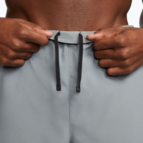 Vyriški šortai Nike Dri-Fit Challenger 7" 2in1 smoke grey/dark smoke grey