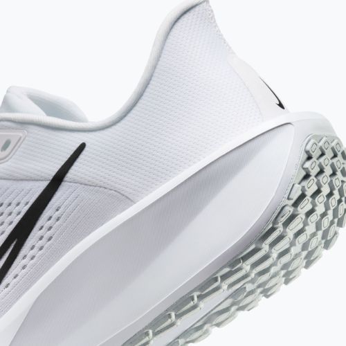 Vyriški bėgimo bateliai Nike Quest 6 white/pure platinum/black