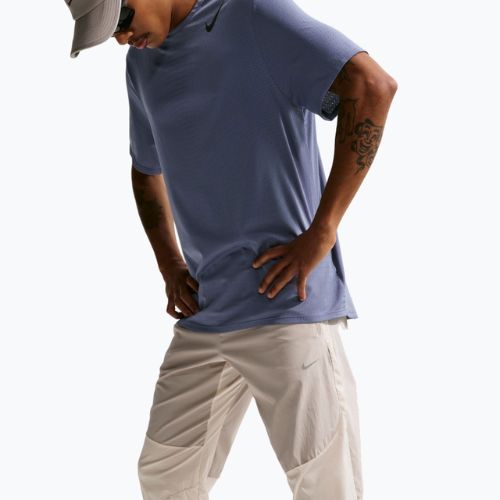 Vyriškos bėgimo kelnės Nike Stride Repel Woven cream li/birch/natural