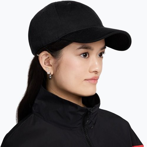 Kepurė su snapeliu Nike Club Unstructured black/sail