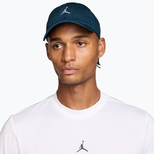 Kepurė su snapeliu Jordan Club Unstructured Curved-Bill squadron blue/sail