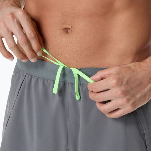 Vyriški bėgimo šortai ASICS Road 5IN clay grey/steel grey/illuminate green