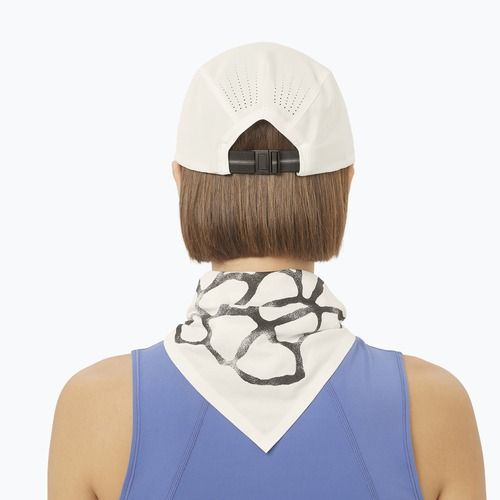 Kepurė su snapeliu Salomon Shakeout snapback whisper white