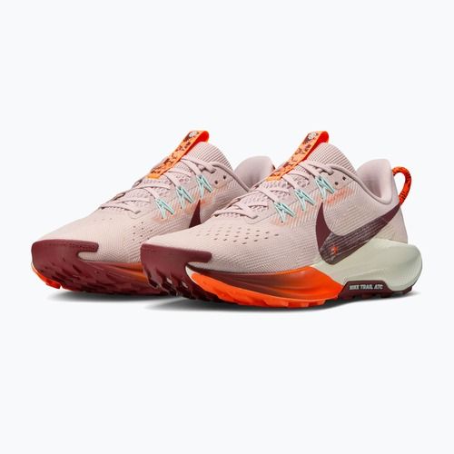 Moteriški bėgimo batai Nike Pegasus Trail 5 silt red/hyper crimson/dark team red
