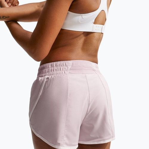 Moteriški treniruočių šortai Nike One Woven Brief-Lined platinum violet/sail
