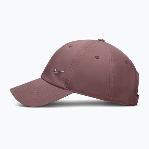 Kepurė su snapeliu Nike Dri-Fit Club Unstructured Metal Swoosh tattoo/metallic silver