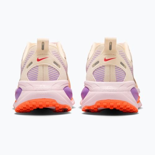 Moteriški bėgimo batai Nike Vomero 18 chalk/pink foam/bright violet/tattoo